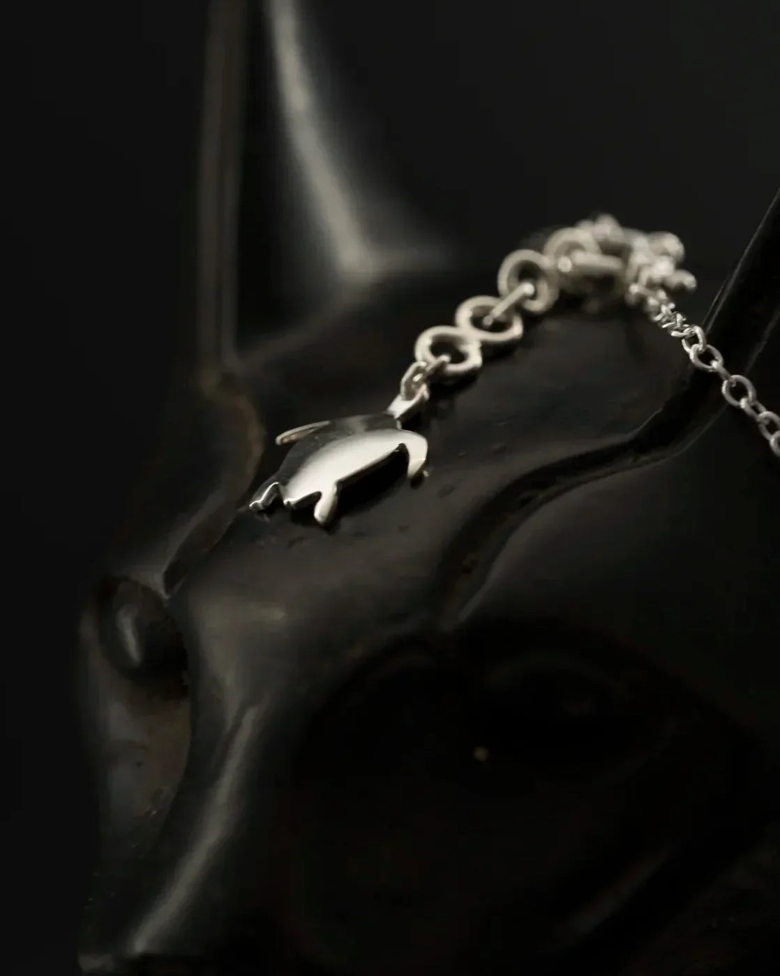 Poinçons : L'Histoire Secrète de l'Argent et de l'Or | Du Moyen Âge à Aujourd'hui