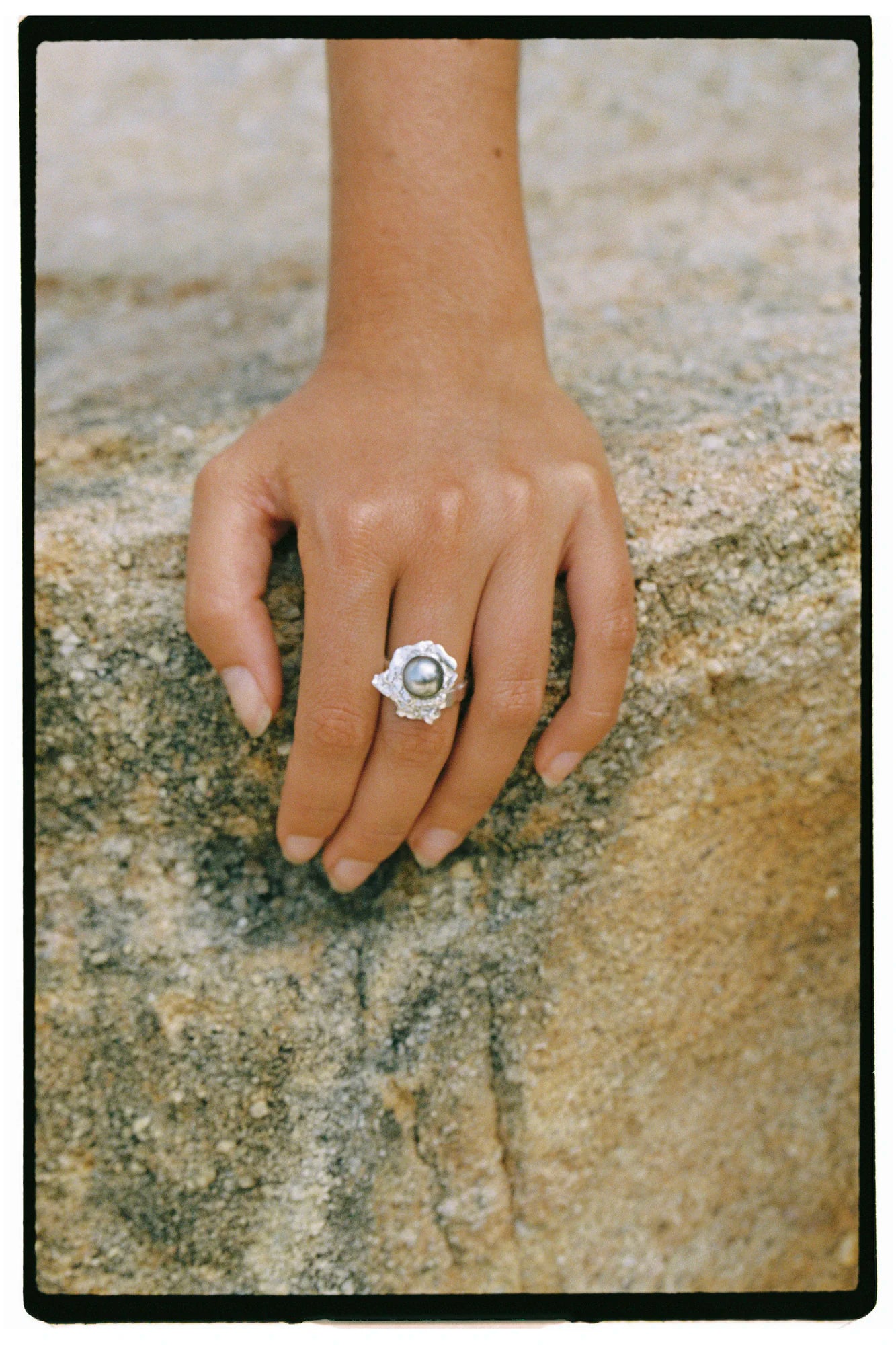 Bague Origine en gros plan, de la collection Brut., shooting Spring Summer 2026 | Honu