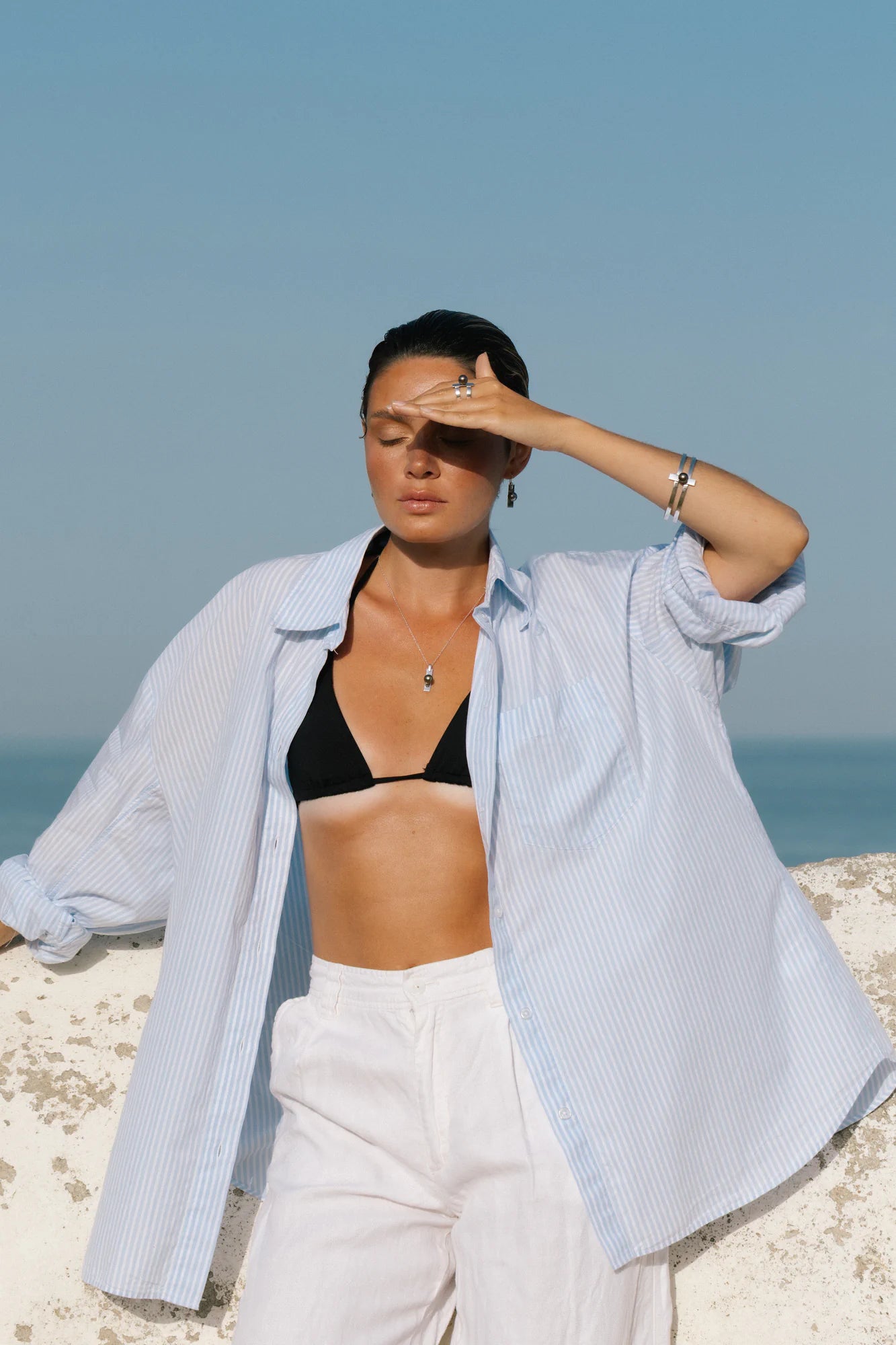 Parure Flappers porté, de la collection Joséphine B., shooting Spring Summer 2026 | Honu