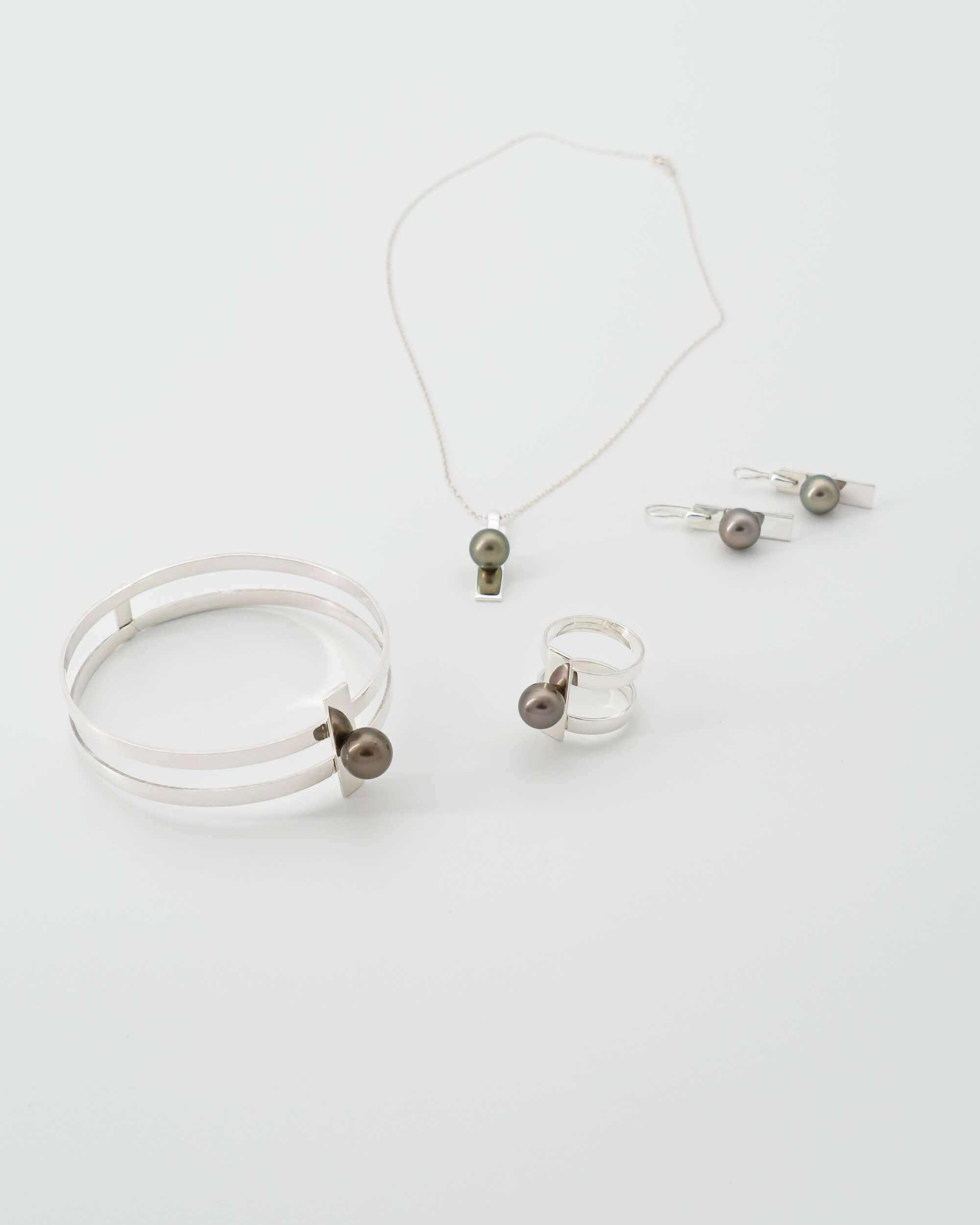 Paire boucles oreilles Art Déco design années 1920 Honu Collection Josephine B. Parure Flappers | Honu Handmade Jewellery