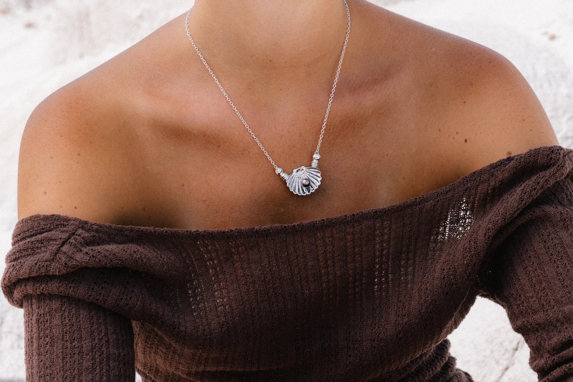 Collier Victoria en gros plan, de la collection Prestige, shooting Spring Summer 2026 | Honu