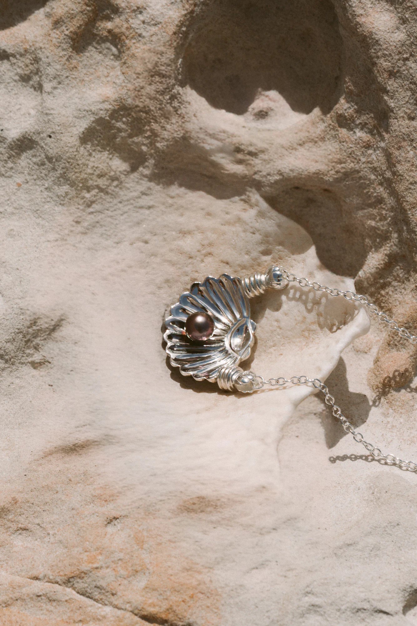 Collier Victoria, de la collection Prestige, shooting Spring Summer 2026 | Honu