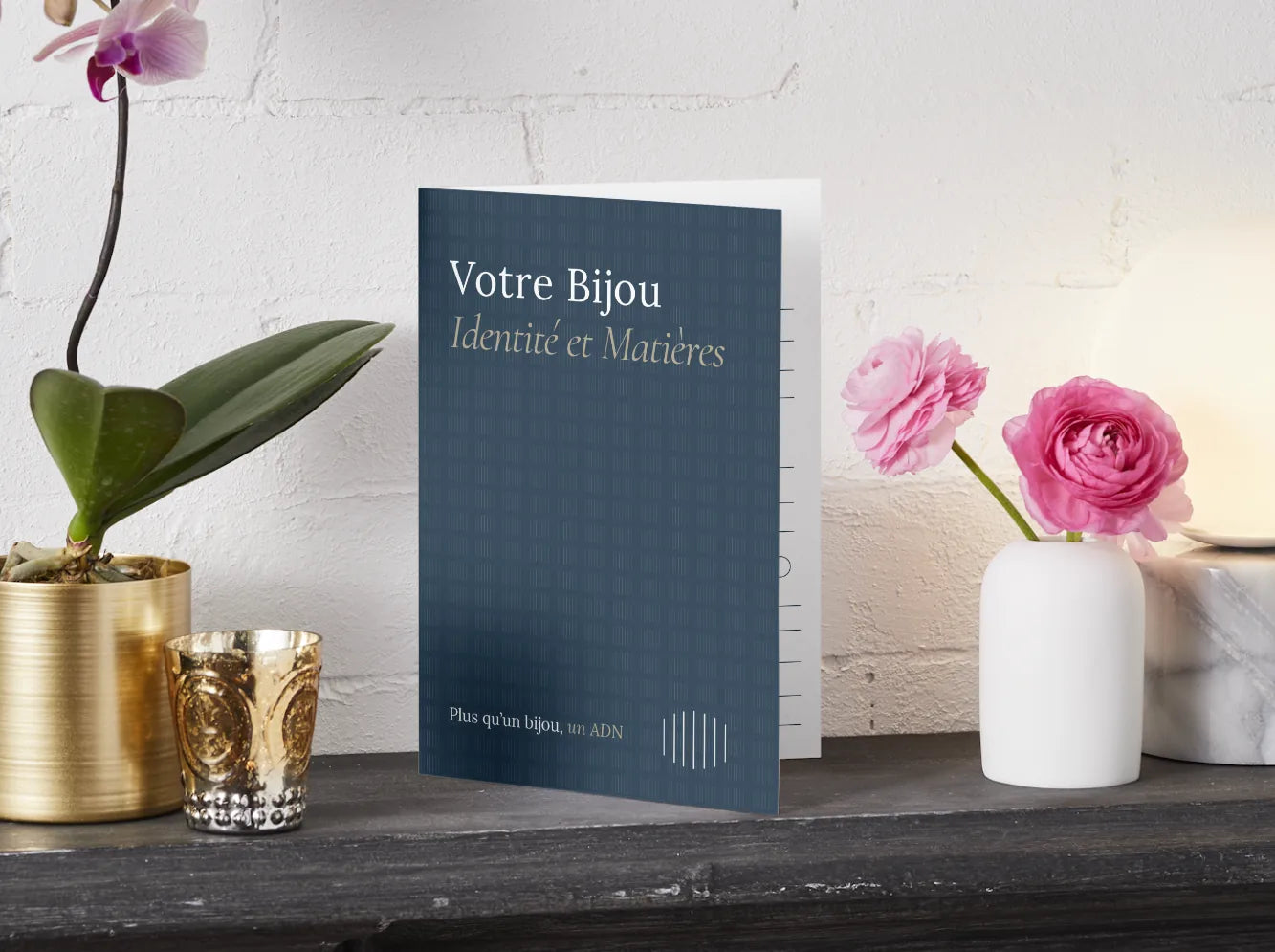 Livret Identité et Matières Honu, mockup couverture A5 sur fond bois