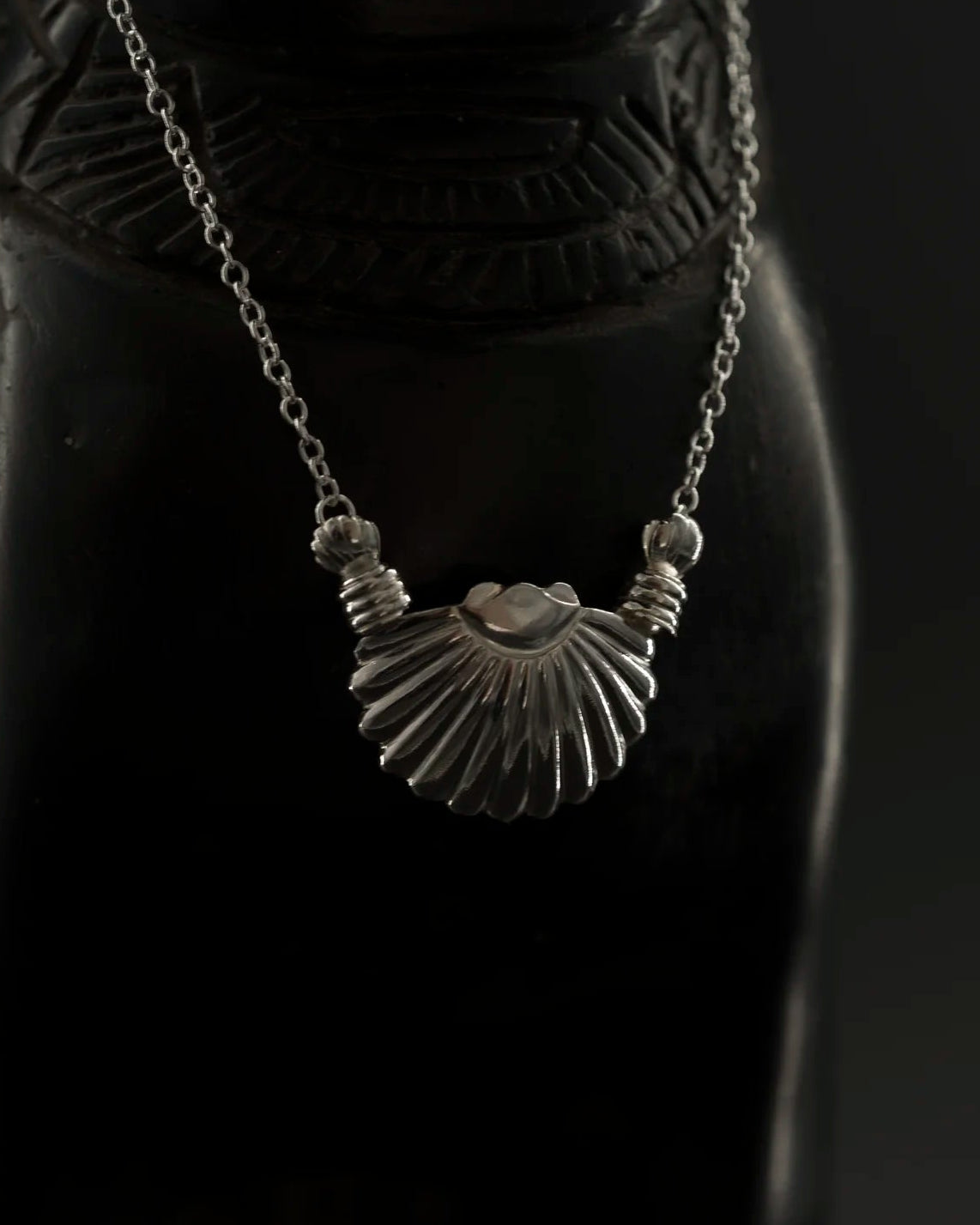 Collier Victoria argent 925 perle de Tahiti Collection Lagon vue latérale