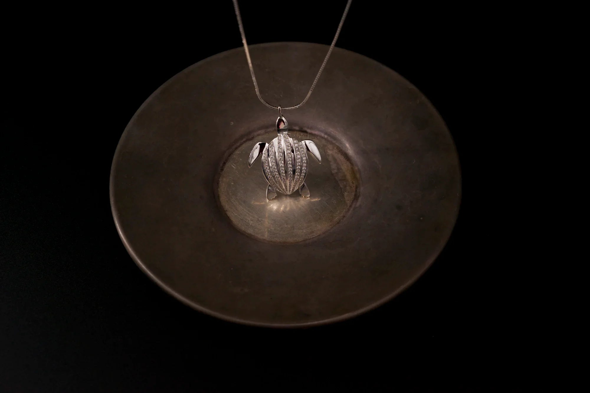Totem Luth pendant, Totem Luth Collection | Honu