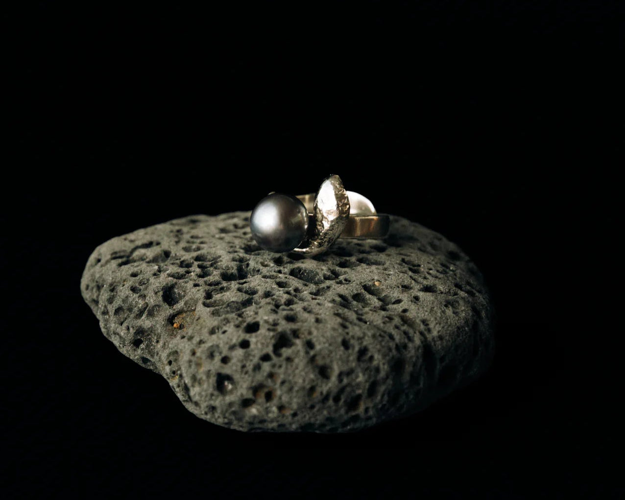 Bague Alien, de la collection Brut., shooting Spring Summer 2026 | Honu