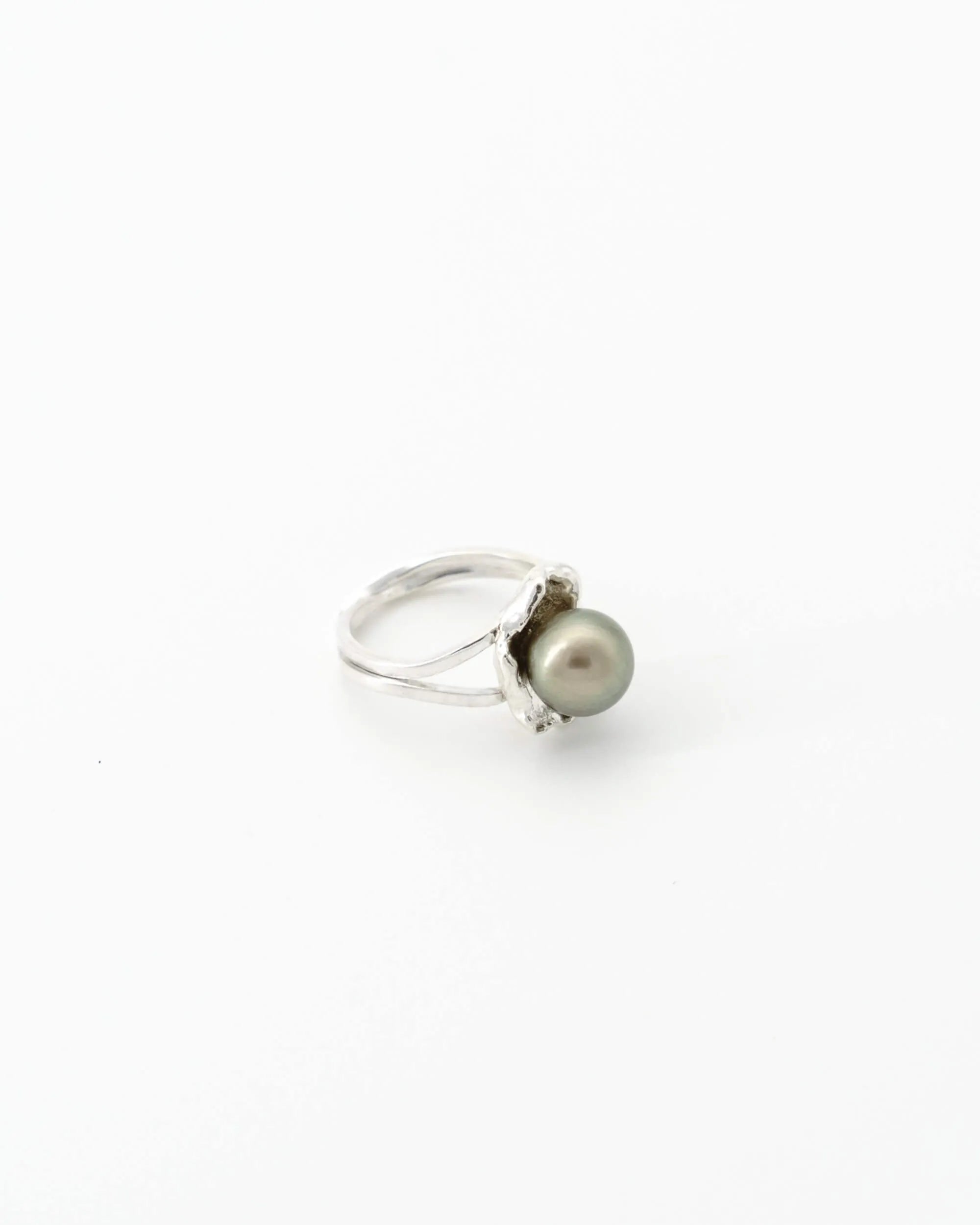 Perle Tahiti rare Bague Nui'i'a design sensuel argent brut | Honu Handmade Jewellery