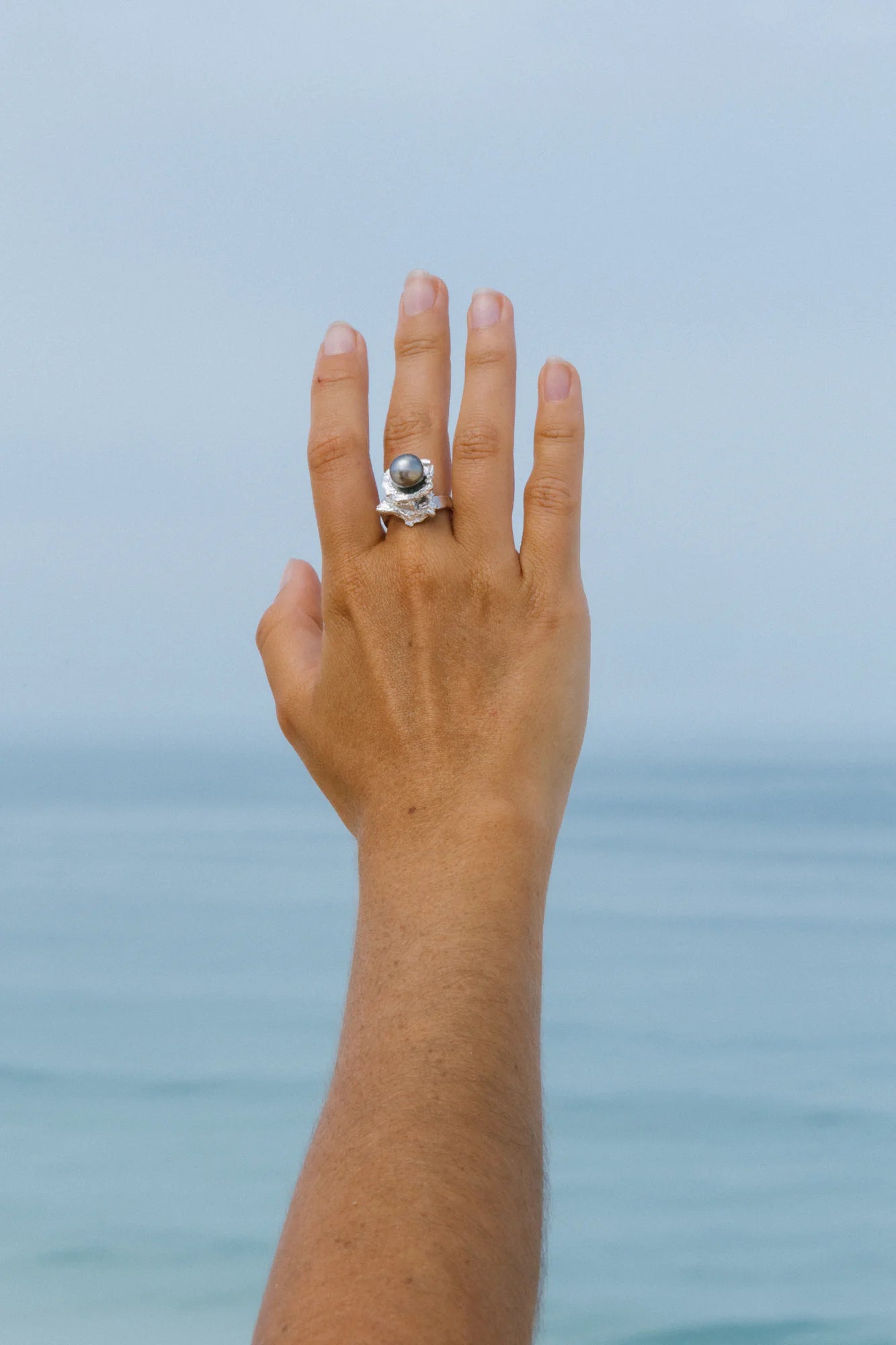 Bague Origine en gros plan, de la collection Brut., shooting Spring Summer 2026 | Honu