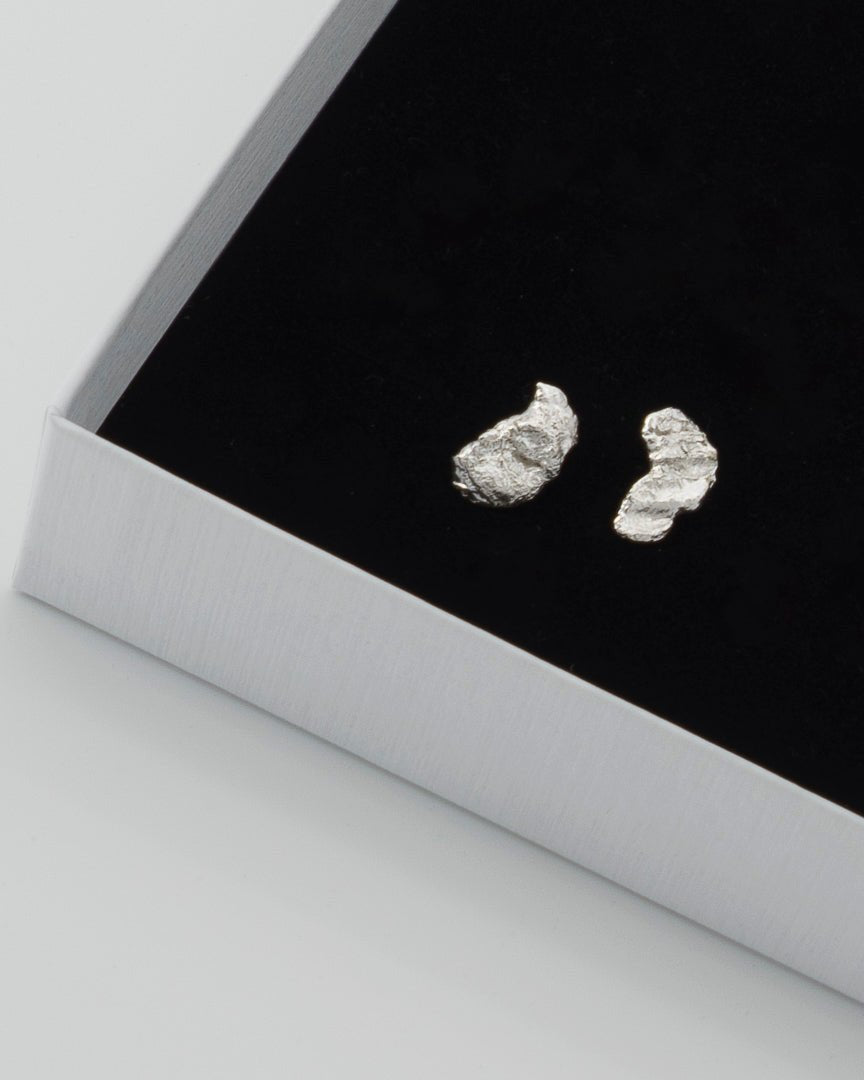 Boucles asymétriques Catrina argent 925 design brut tradition mexicaine | Honu Handmade Jewellery