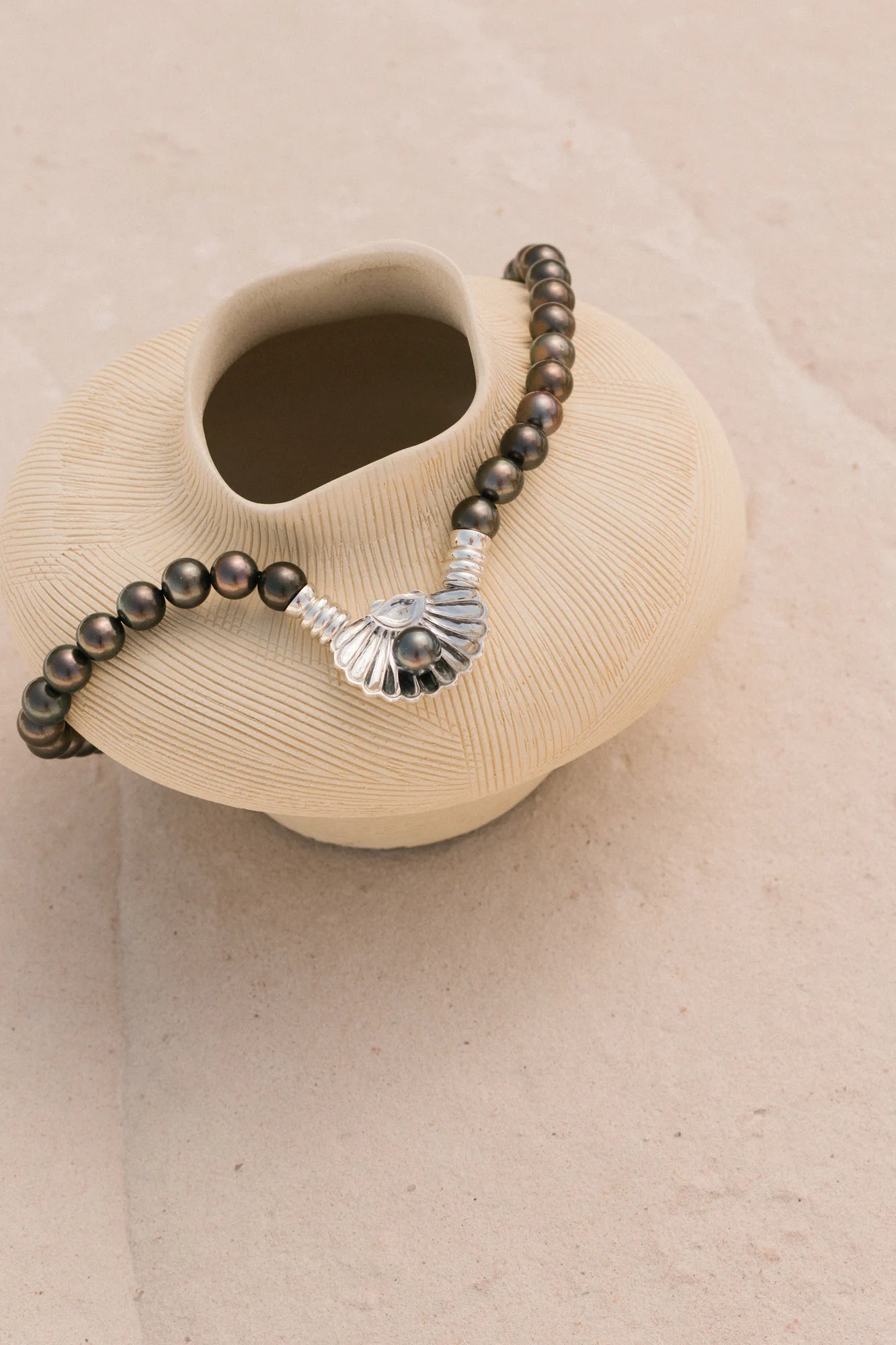 Collier Eugénie, de la collection Prestige, shooting Spring Summer 2026 | Honu