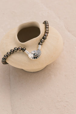 Collier Eugénie, de la collection Prestige, shooting Spring Summer 2026 | Honu