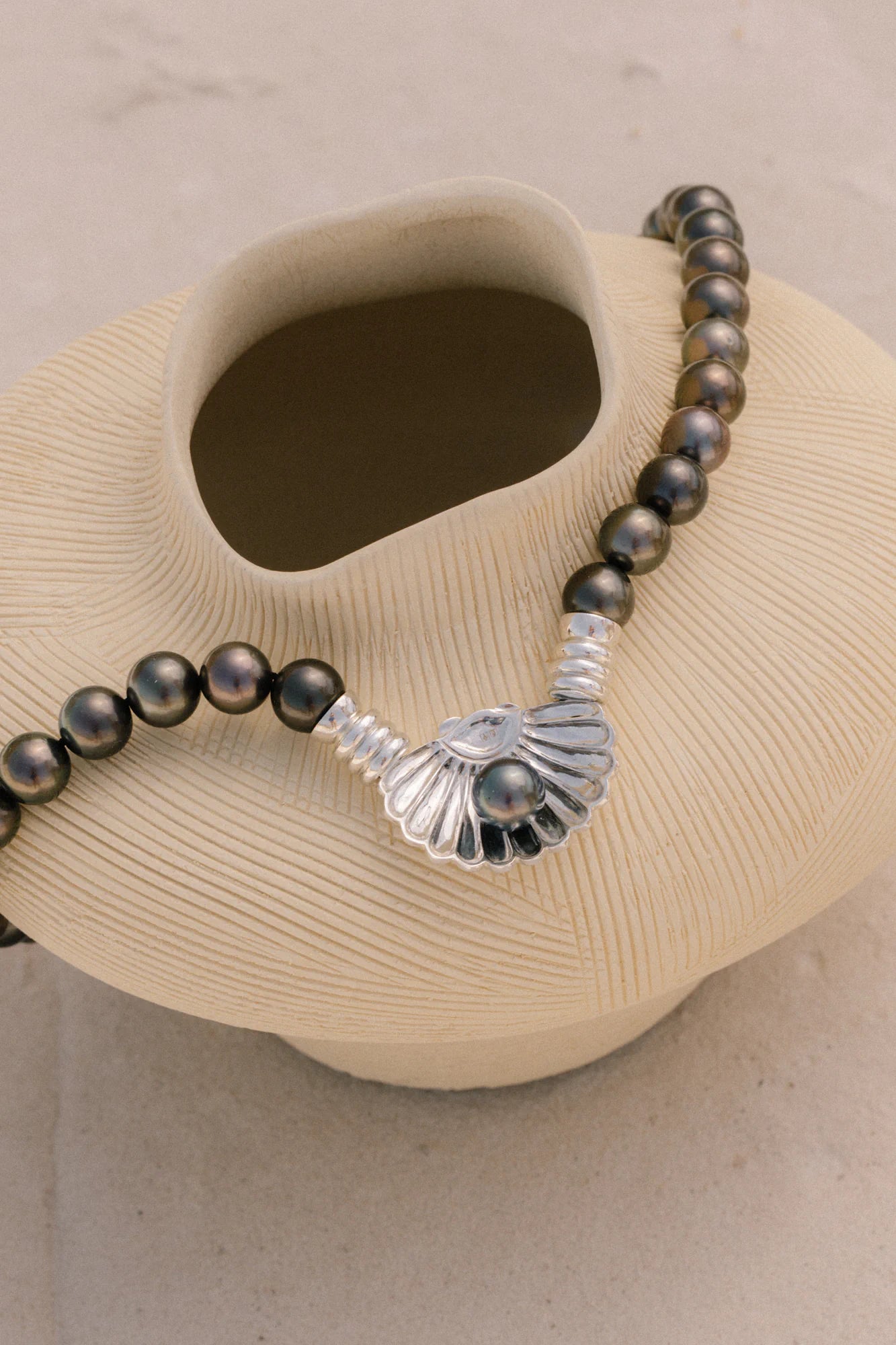 Collier Eugénie, de la collection Prestige, shooting Spring Summer 2026 | Honu