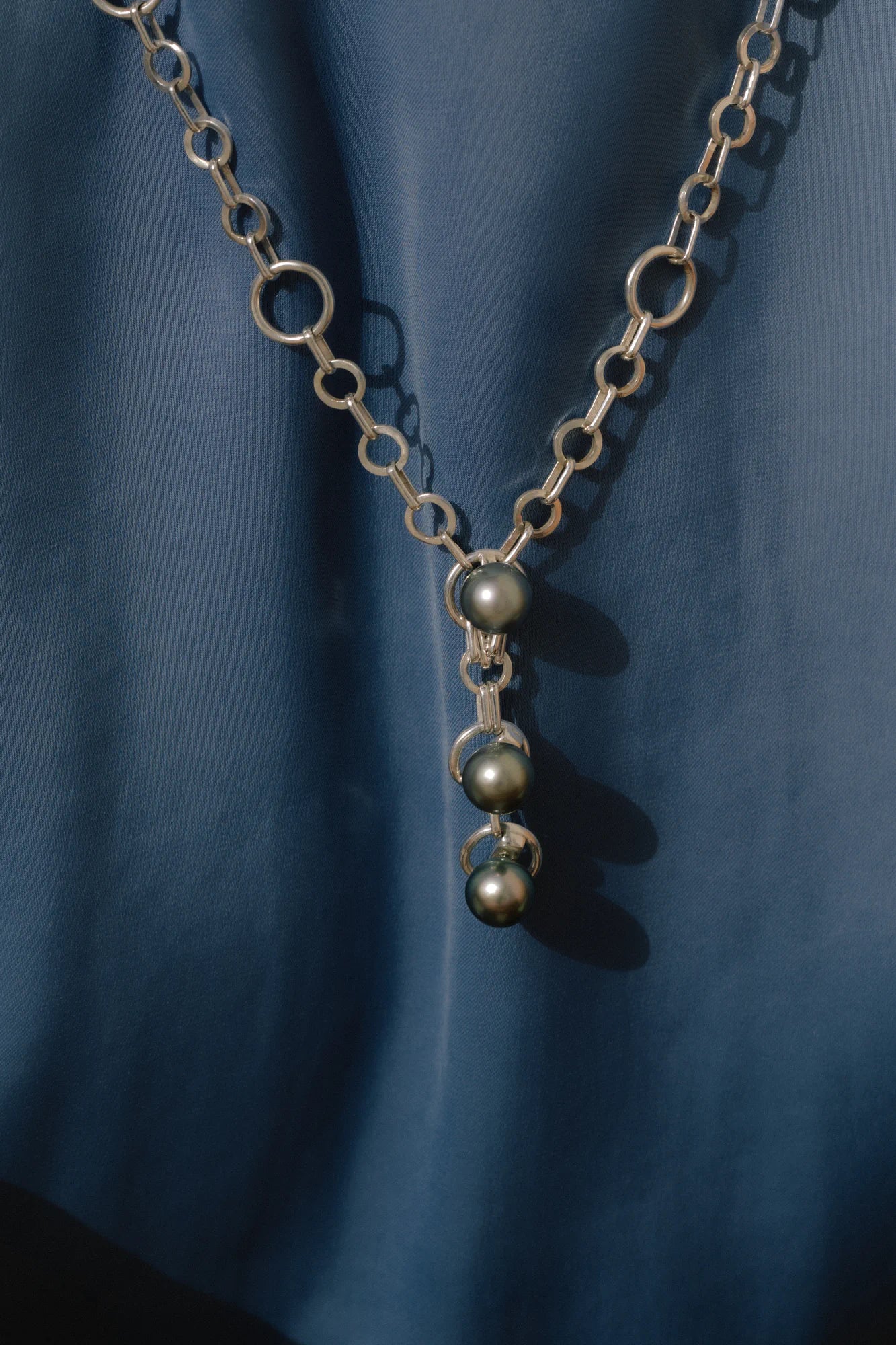 Collier TeAra, de la collection Lagon, shooting Spring Summer 2026 | Honu