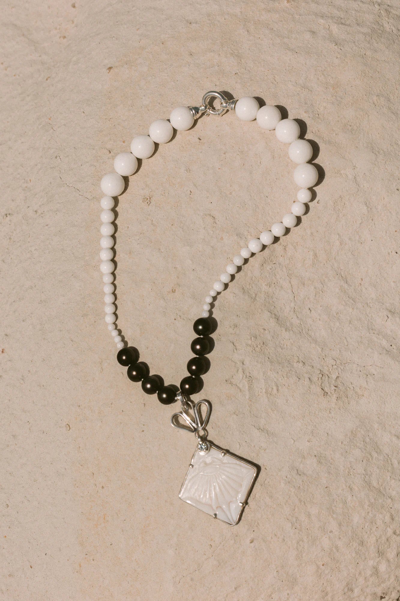 Collier Vahinoa, de la collection Prestige, shooting Spring Summer 2026 | Honu