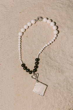 Collier Vahinoa, de la collection Prestige, shooting Spring Summer 2026 | Honu