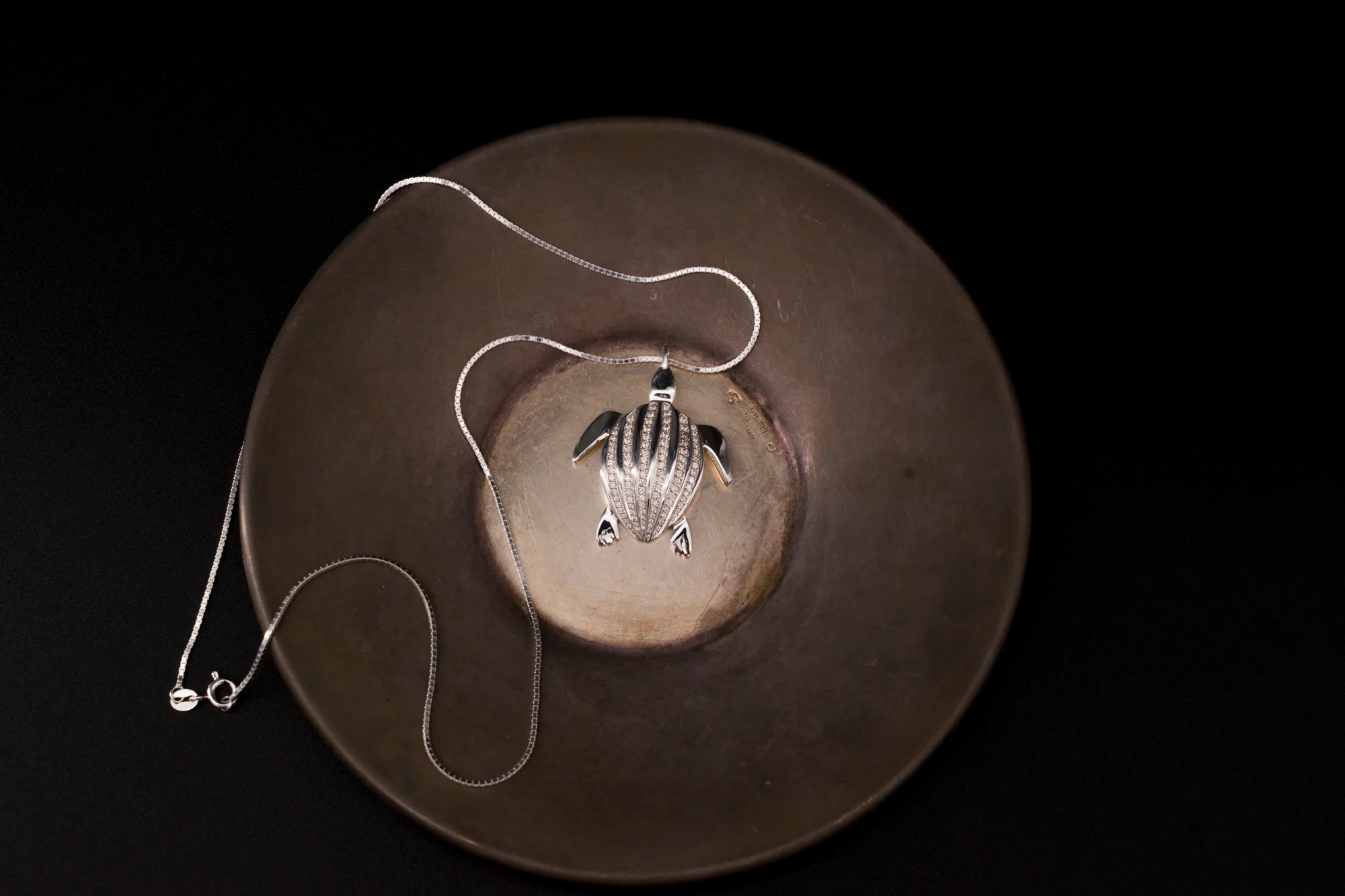 Totem Luth pendant, Totem Luth Collection | Honu